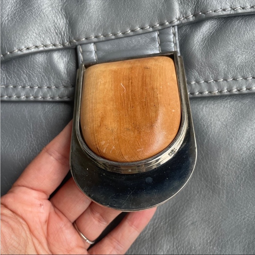 Gustto Flap Clutch - Picture 9 of 9